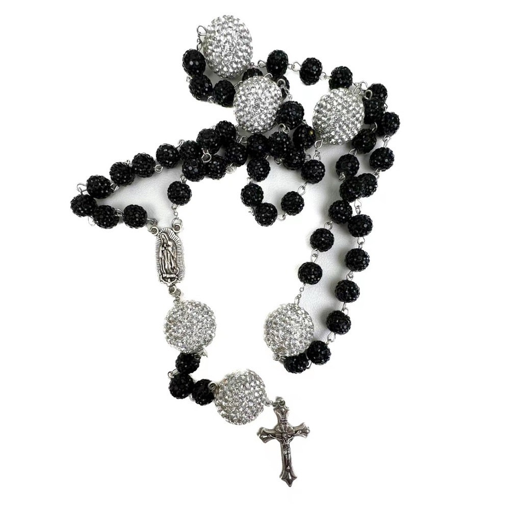 Elegant Black and Silver Beaded Necklace